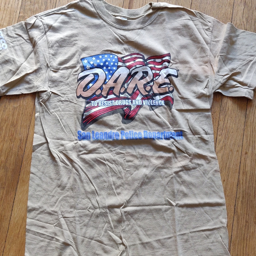 Vintage DARE to Resist Drugs San Leandro Shirt